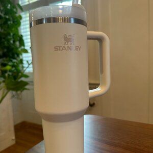 Stanley | 40 oz Quencher Travel Tumbler | Cream